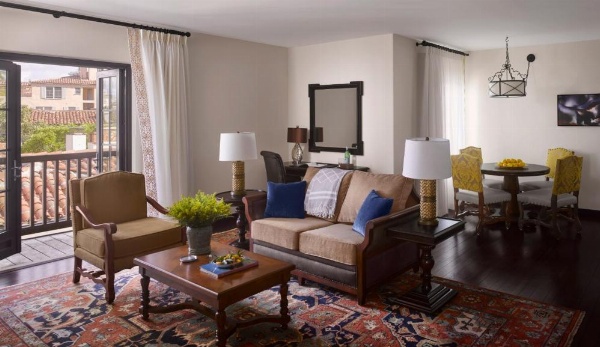 Plaza la Reina image 23