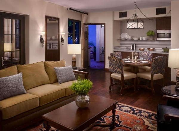 Plaza la Reina image 26